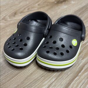 CROCS NWOT Kids Black and Lime Clogs